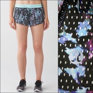 Lululemon Split Second Shorts Floral Sport Tranquil Blue Multi Running Workout